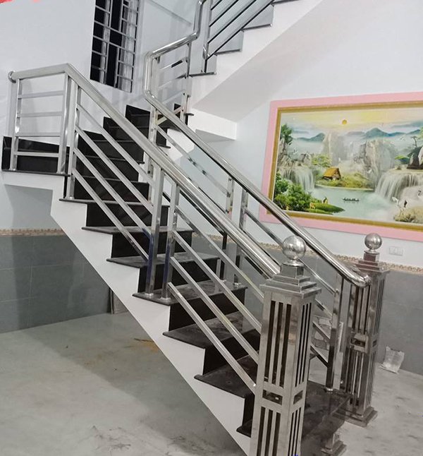Cầu thang inox1