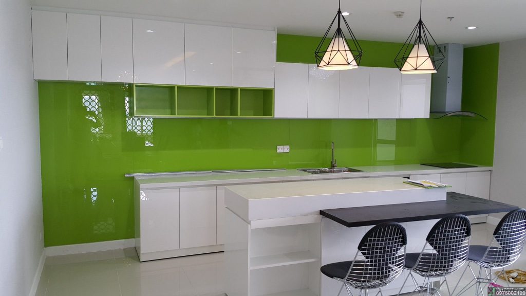 kính ốp tường bếp